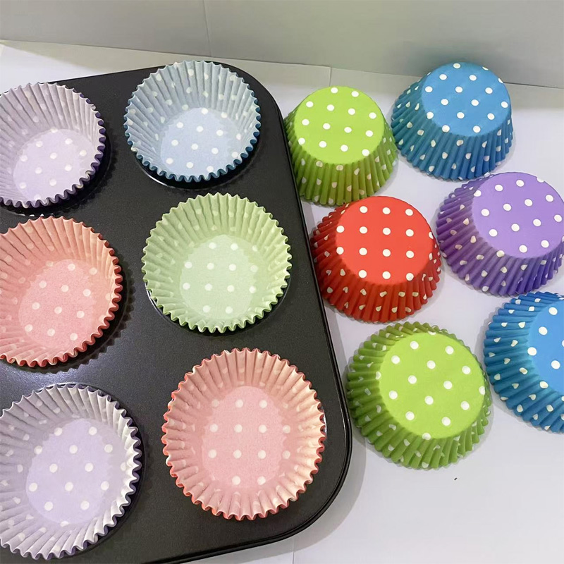 Kitchen Baking Paper - 100個/200個 水玉模様のケーキ紙カップ、耐油性ベーキングカップ、家族の集まりをテーマにした誕生日パーティー用のデザート紙カップ、ケーキ、デザート、パーティーデコレーションに最適