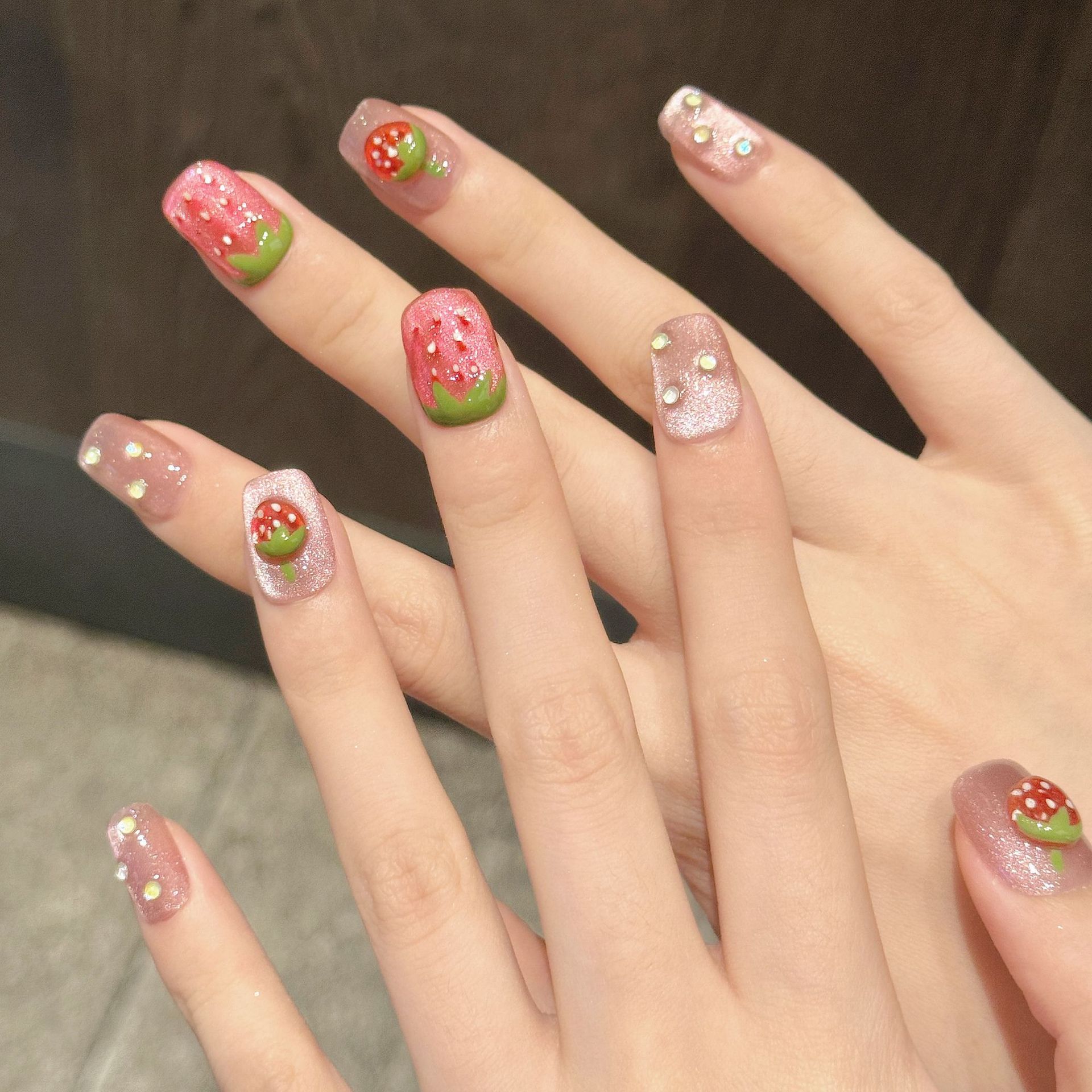 10枚入り ハンドメイド つけ爪 3D いちごデコレーション - Decorating Tip Set のレビューと価格